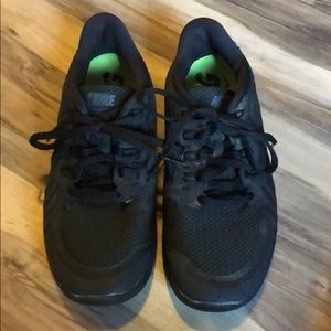 Black Nike Free Running Sneakers